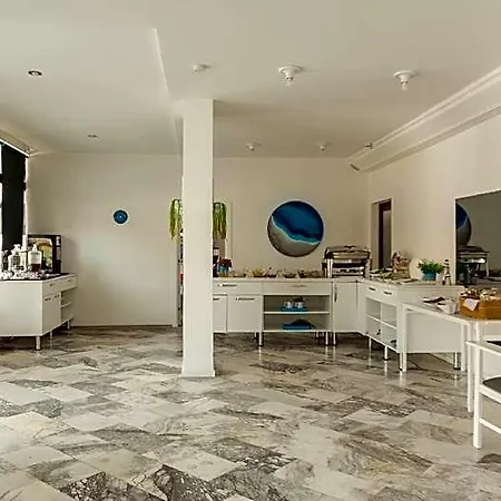 Z Cesme Hotel 2*
